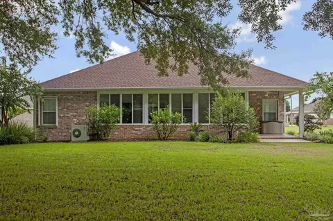 Exterior - 3848 Throne Ct, Milton, FL 32583 photo 14 of 16