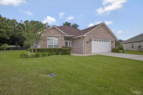 Exterior - 3848 Throne Ct, Milton, FL 32583 photo 13 of 16
