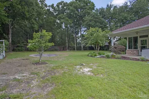 Exterior - 3848 Throne Ct, Milton, FL 32583 photo 10 of 16
