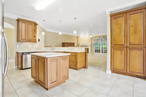 Kitchen - 3848 Throne Ct, Milton, FL 32583 photo 3 of 7