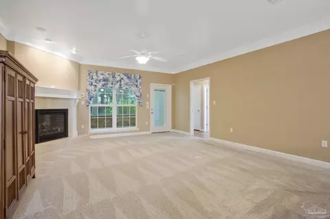 Living - 3848 Throne Ct, Milton, FL 32583 photo 2 of 8