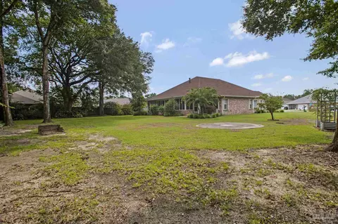 Exterior - 3848 Throne Ct, Milton, FL 32583 photo 11 of 16