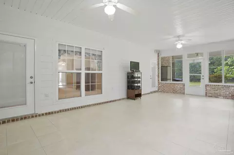Exterior - 3848 Throne Ct, Milton, FL 32583 photo 3 of 16