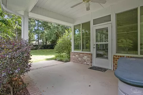 Exterior - 3848 Throne Ct, Milton, FL 32583 photo 8 of 16