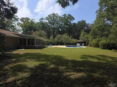Exterior - 4301 Pace Ln, Milton, FL 32571 photo 14 of 21