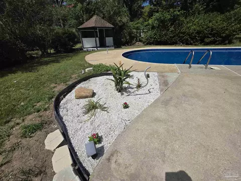 Exterior - 4301 Pace Ln, Milton, FL 32571 photo 16 of 21