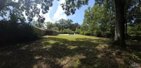 Exterior - 4301 Pace Ln, Milton, FL 32571 photo 12 of 21