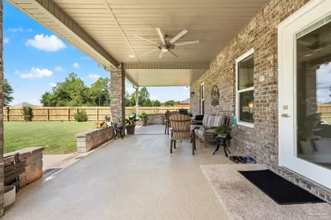 Exterior - 7971 Silver Maple Dr, Milton, FL 32583 photo 3 of 9