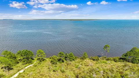 2032 Garcon Point Rd, Milton, FL 32583 photo 2