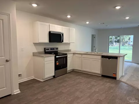 5709 Meadow Rd, Milton, FL 32583 photo 3