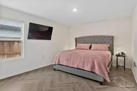 Bedroom - 6469 June Bug Dr, Milton, FL 32583 photo 7 of 7