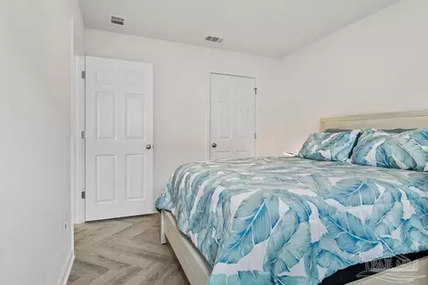 Bedroom - 6469 June Bug Dr, Milton, FL 32583 photo 4 of 7