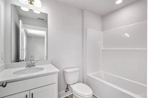 Bath - 3246 Harrier Rd, Pace, FL 32571 photo 1 of 4