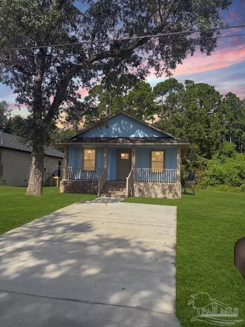 3057 N 15th Ave, Milton, FL 32571