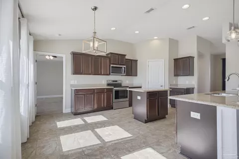 Kitchen - 5526 Mill Race Cir, Pace, FL 32571 photo 5 of 9