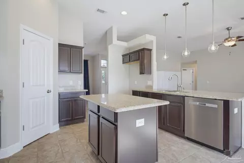 Kitchen - 5526 Mill Race Cir, Pace, FL 32571 photo 4 of 9