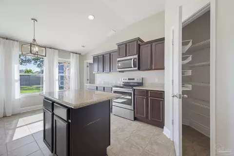 Kitchen - 5526 Mill Race Cir, Pace, FL 32571 photo 2 of 9