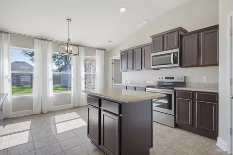 Kitchen - 5526 Mill Race Cir, Pace, FL 32571 photo 8 of 9
