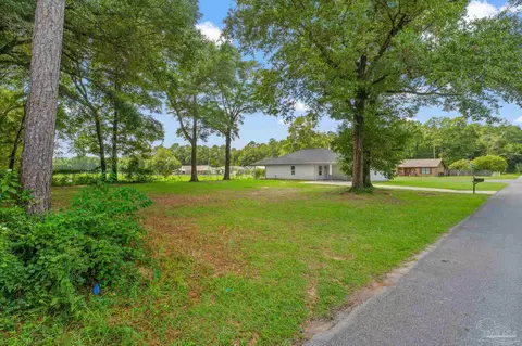 Exterior - 6361 Bayberry St, Milton, FL 32570 photo 4 of 6
