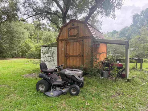 Exterior - 9087 John Hamm Rd, Milton, FL 32583 photo 7 of 18