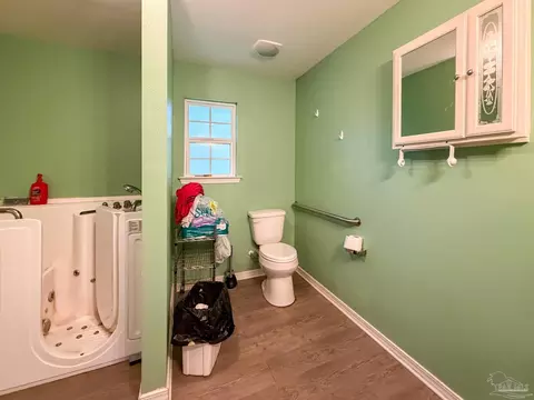 Bath - 9087 John Hamm Rd, Milton, FL 32583 photo 2 of 3