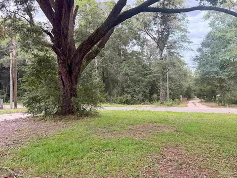 Exterior - 9087 John Hamm Rd, Milton, FL 32583 photo 13 of 18