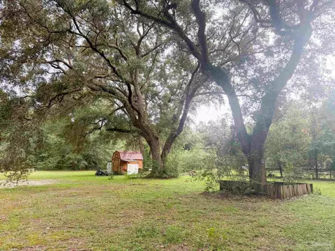 Exterior - 9087 John Hamm Rd, Milton, FL 32583 photo 8 of 18