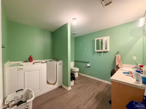 Bath - 9087 John Hamm Rd, Milton, FL 32583 photo 1 of 3