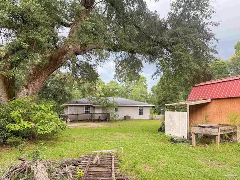 Exterior - 9087 John Hamm Rd, Milton, FL 32583 photo 4 of 18