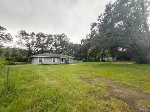 Exterior - 9087 John Hamm Rd, Milton, FL 32583 photo 14 of 18