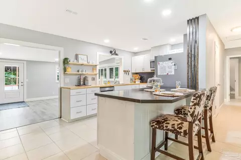 Kitchen - 5521 Ormond Dr, Pensacola, FL 32526 photo 3 of 7