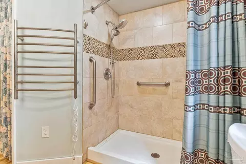 Bath - 5521 Ormond Dr, Pensacola, FL 32526 photo 5 of 6