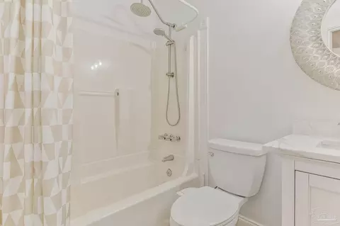 Bath - 5521 Ormond Dr, Pensacola, FL 32526 photo 3 of 6