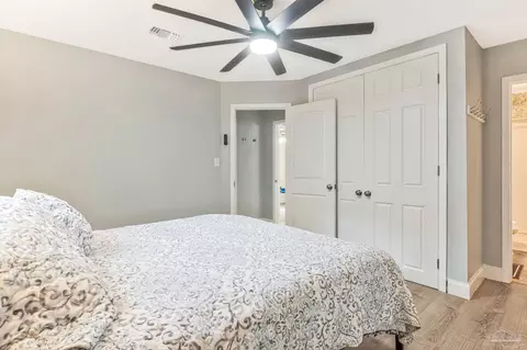 Bedroom - 5521 Ormond Dr, Pensacola, FL 32526 photo 5 of 10