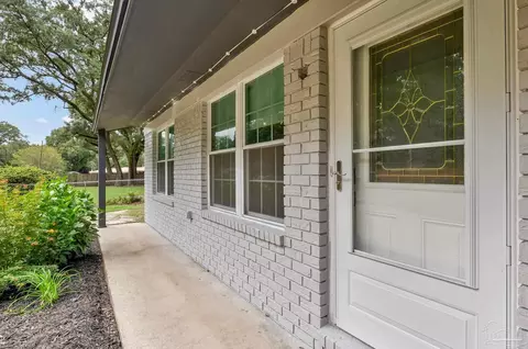 Exterior - 5521 Ormond Dr, Pensacola, FL 32526 photo 2 of 17