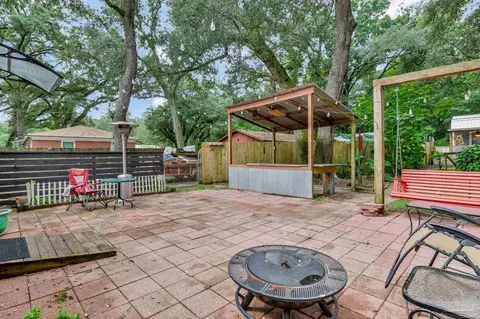 Exterior - 5521 Ormond Dr, Pensacola, FL 32526 photo 4 of 17