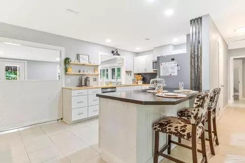 Kitchen - 5521 Ormond Dr, Pensacola, FL 32526 photo 2 of 7