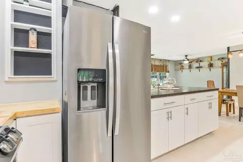 Kitchen - 5521 Ormond Dr, Pensacola, FL 32526 photo 5 of 7