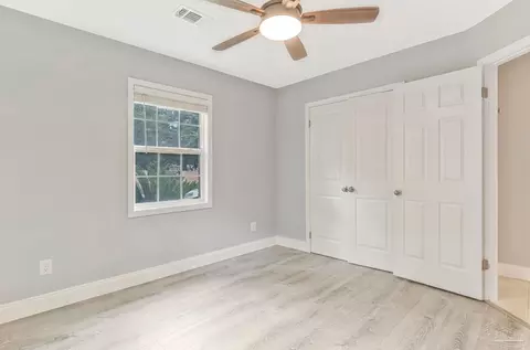 Bedroom - 5521 Ormond Dr, Pensacola, FL 32526 photo 7 of 10