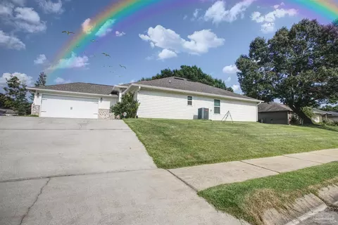 Exterior - 4925 Wabash Pine Ct, Pace, FL 32571 photo 2 of 4
