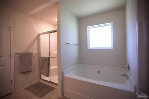 Bath - 4925 Wabash Pine Ct, Pace, FL 32571 photo 1 of 2