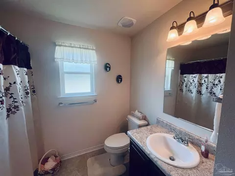Bath - 4925 Wabash Pine Ct, Pace, FL 32571 photo 2 of 2