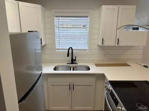 Kitchen - 6630 Applegate St, Milton, FL 32570 photo 1 of 7
