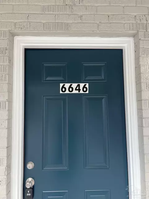 Exterior - 6630 Applegate St, Milton, FL 32570 photo 4 of 7