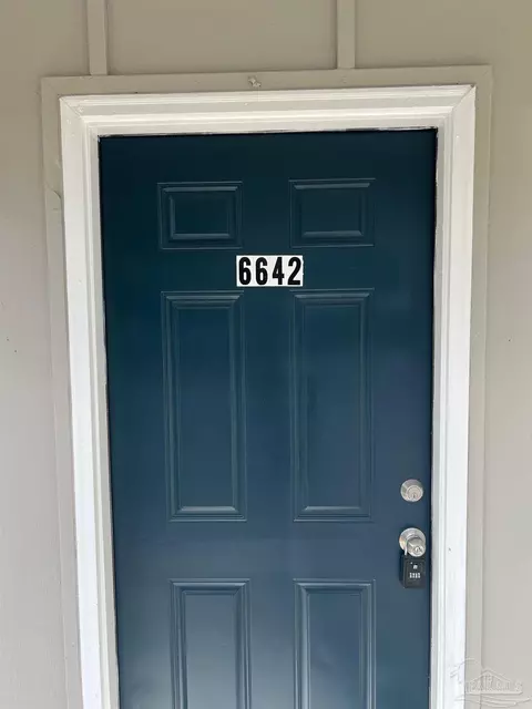 Exterior - 6630 Applegate St, Milton, FL 32570 photo 3 of 7