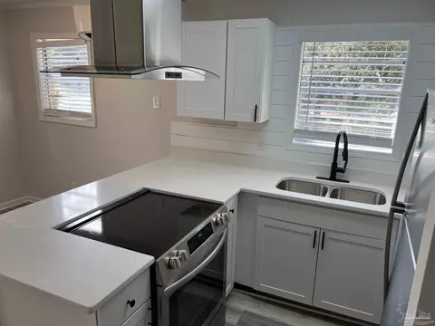 Kitchen - 6630 Applegate St, Milton, FL 32570 photo 7 of 7