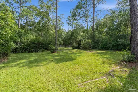 Exterior - 6932 Summit Pl, Milton, FL 32570 photo 11 of 18