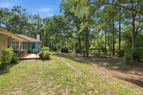 Exterior - 6932 Summit Pl, Milton, FL 32570 photo 7 of 18