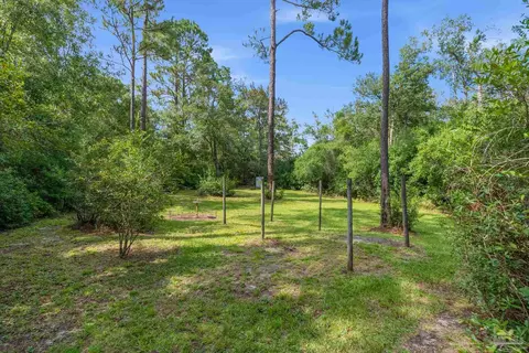 Exterior - 6932 Summit Pl, Milton, FL 32570 photo 9 of 18