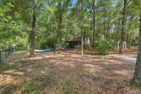 Exterior - 6932 Summit Pl, Milton, FL 32570 photo 14 of 18